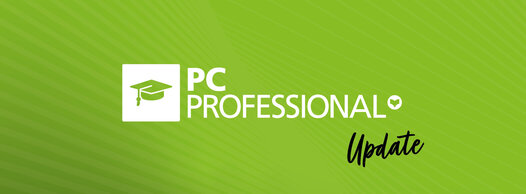 PC Professional Logo vor SMART-Board und Laptop