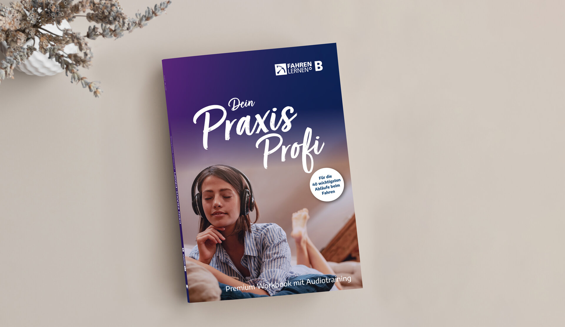 Praxis Profi Buch auf Tisch