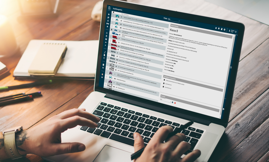 Führerscheinauskunft im Fahrschul-Manager erleichtert Ihre Arbeit Fahrschul software auf dem Laptop