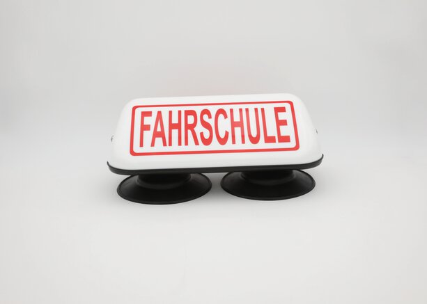 47450_Dachschild Fahrschule Haftmagnetsaugern